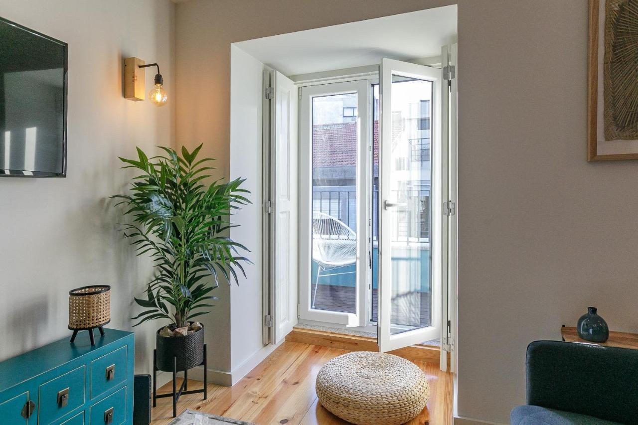 Lovelystay - Downtown Studio With Pool, Ac And Balcony Porto Exterior photo