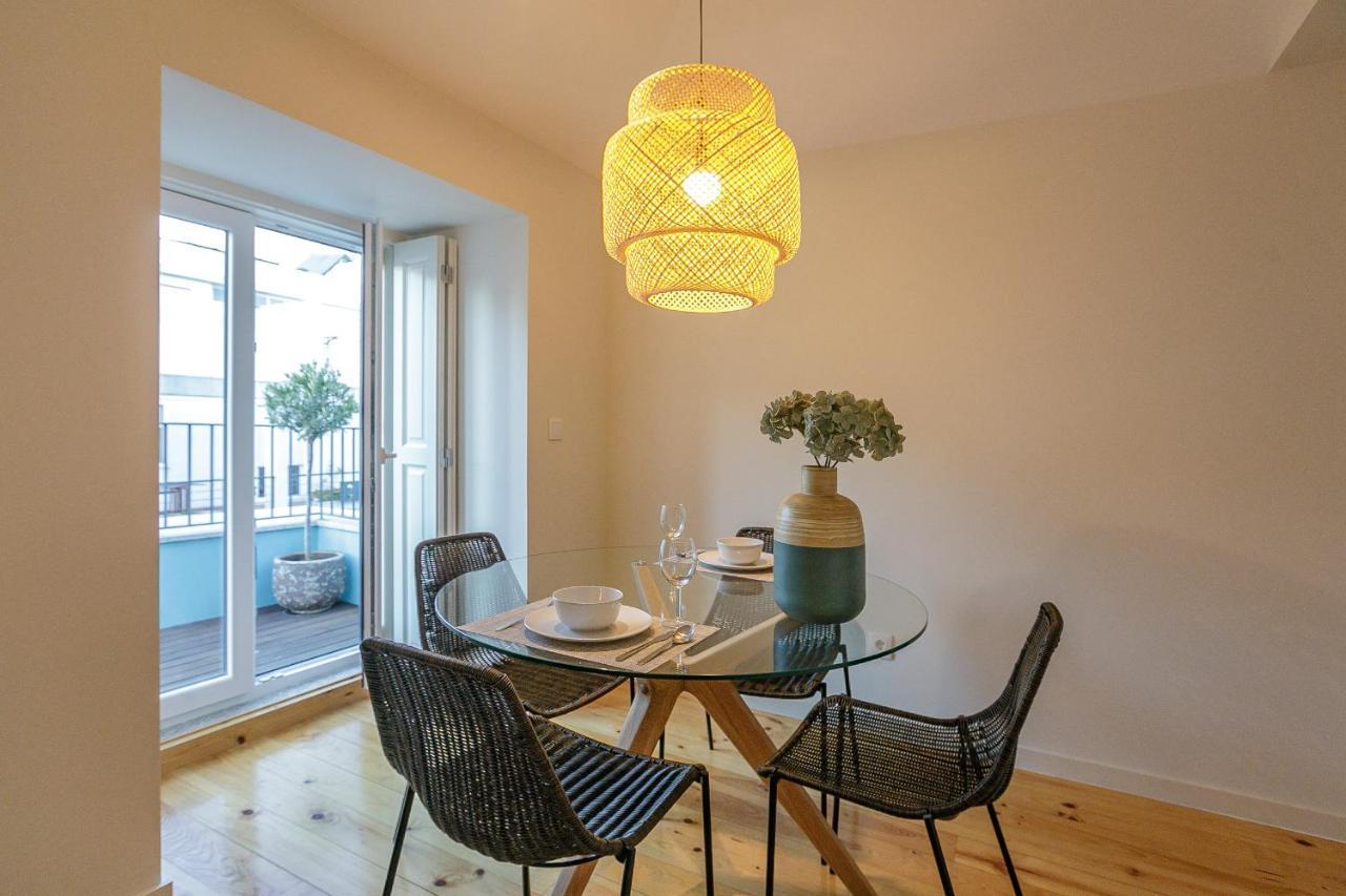 Lovelystay - Downtown Studio With Pool, Ac And Balcony Porto Exterior photo