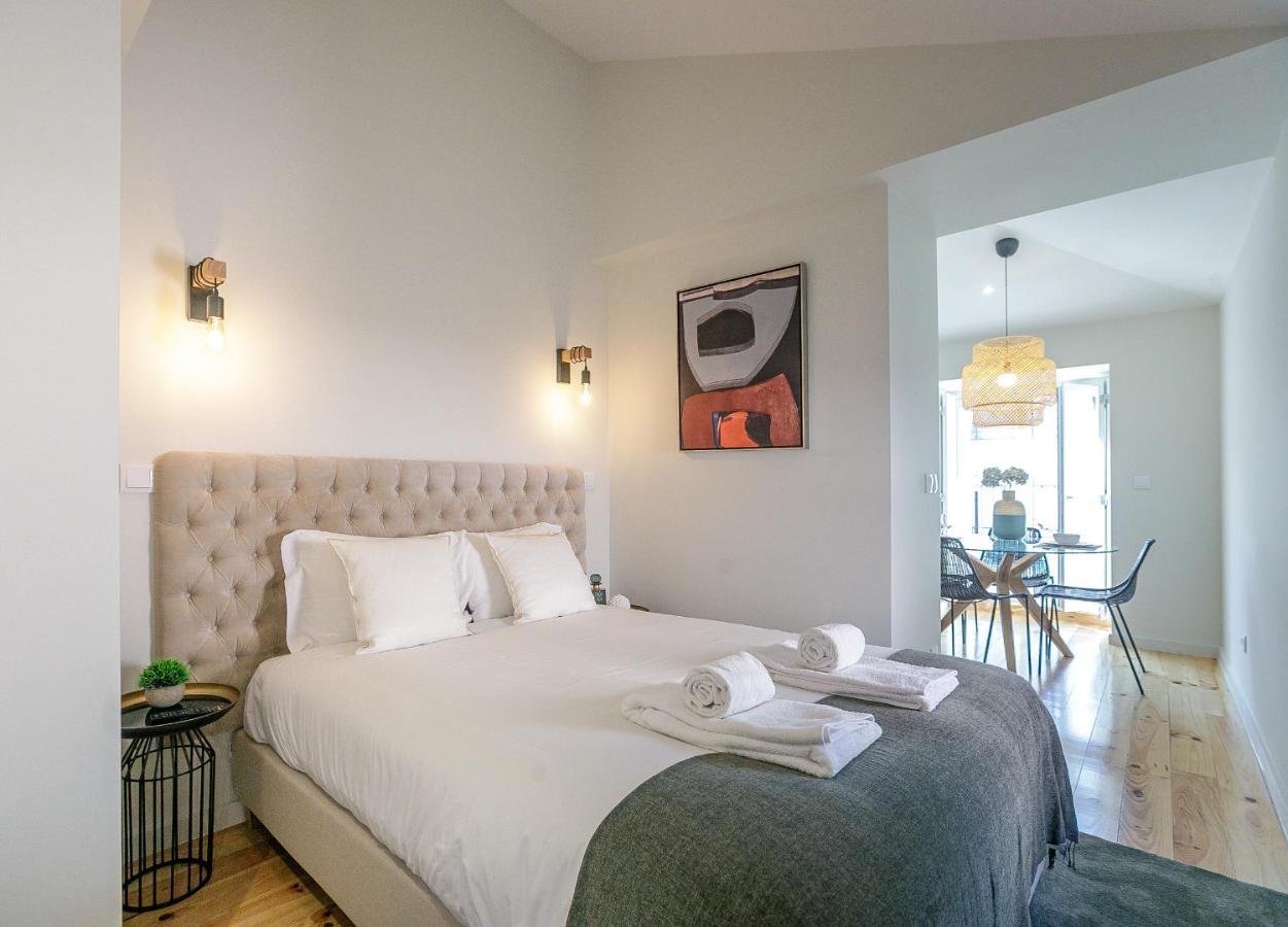 Lovelystay - Downtown Studio With Pool, Ac And Balcony Porto Exterior photo