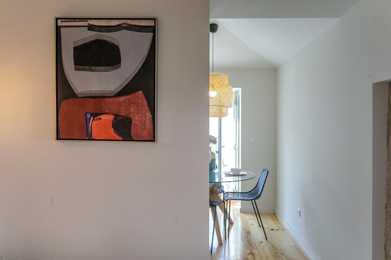 Lovelystay - Downtown Studio With Pool, Ac And Balcony Porto Exterior photo