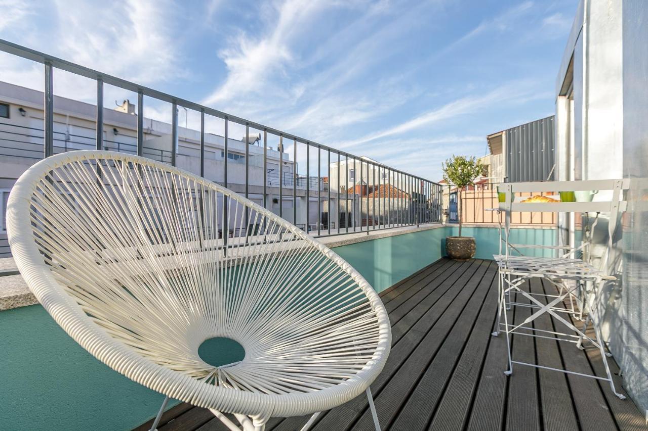 Lovelystay - Downtown Studio With Pool, Ac And Balcony Porto Exterior photo