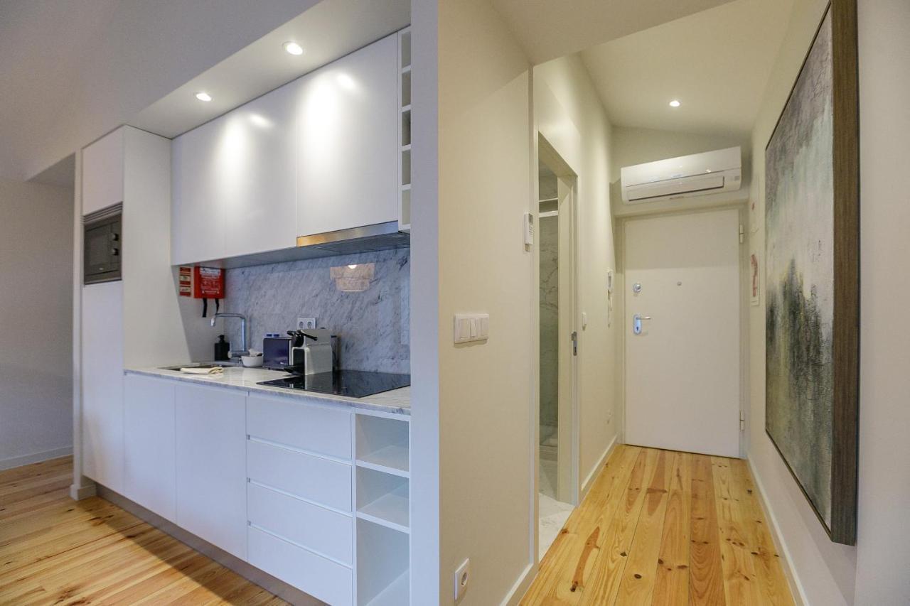 Lovelystay - Downtown Studio With Pool, Ac And Balcony Porto Exterior photo
